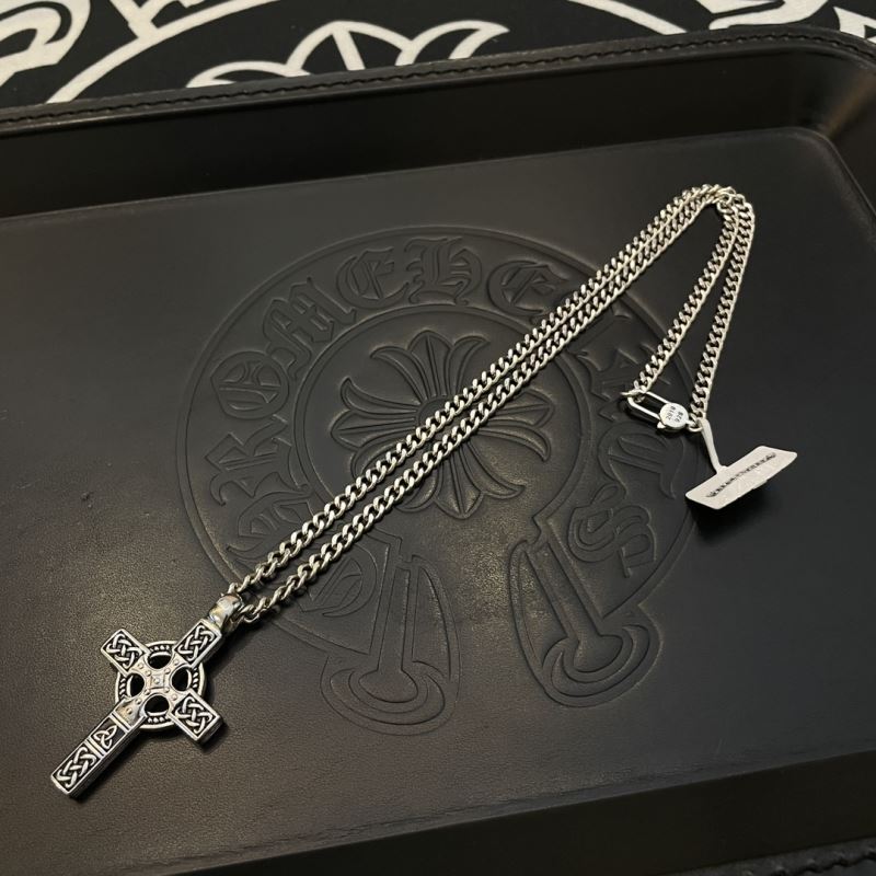 Ch*0me He**ts necklaces